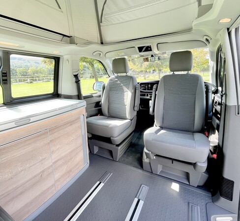 O front seats turned cooker unit